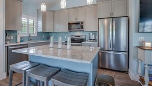 House, 3 Bedrooms | Private kitchen