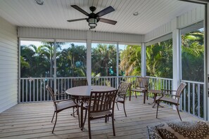 House, 3 Bedrooms | Balcony