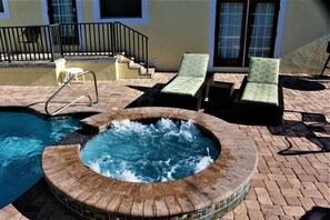 Appartement Duplex, 6 chambres | Piscine
