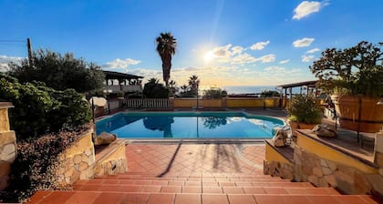 VILLA IN PAOLA