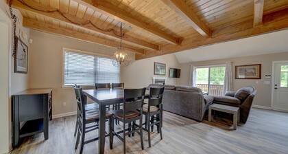 Close to Lake Wallenpaupack! Walk to the Beach!