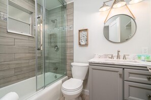 House, 3 Bedrooms | Bathroom