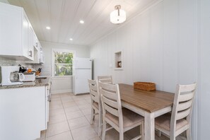 House, 3 Bedrooms | Dining