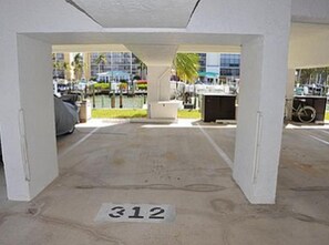Condo, 2 Bedrooms | Property grounds