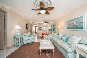 Condo, 2 Bedrooms | Living room