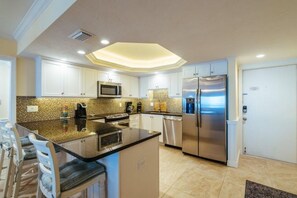 Private kitchen - Vacation Villas by Coastal Vacation Properties (Fort Myers Beach)
