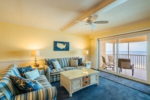 Living room - Vacation Villas by Coastal Vacation Properties (Fort Myers Beach)