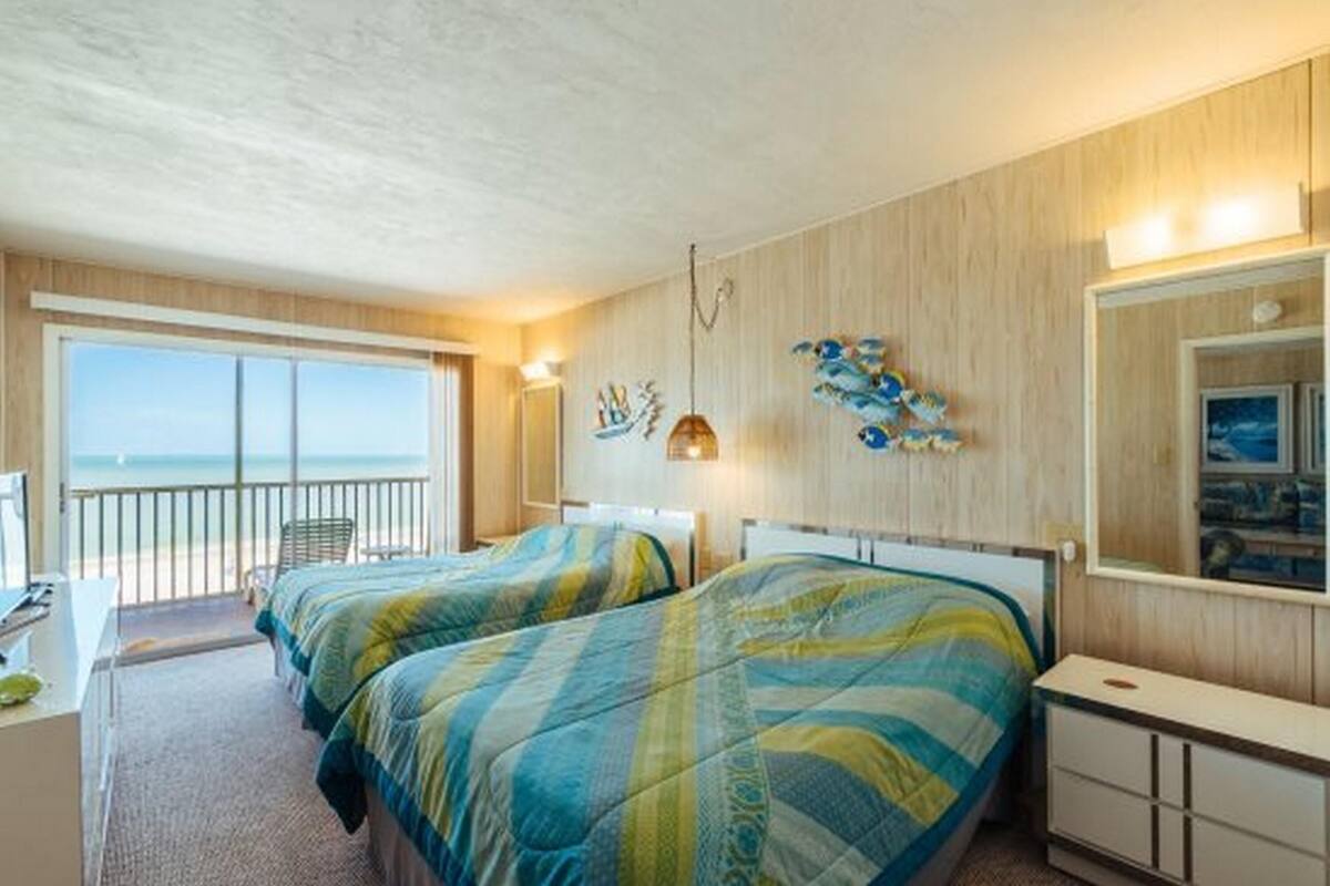 Condo, 2 Bedrooms