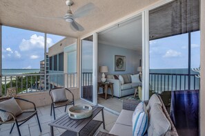 콘도, 침실 2개 | 발코니