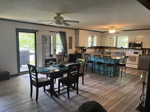 Dining - Lake front property with cabana on Lake Catherine. 20 minutes from Casino. (Hot Springs)