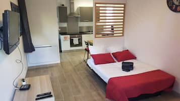 1 bedroom, free WiFi, bed sheets