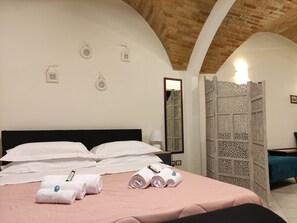 1 Schlafzimmer, Schreibtisch, Bügeleisen/B ügelbrett, kostenloses WLAN