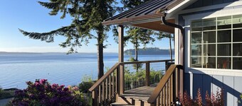 Puget Sound Chic Romantic Cottage with Private Beach Access & Gated Entry