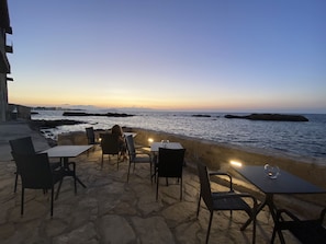 Outdoor dining - Aristokosmos is an ambient, fully equipped and renovated 19th century mini home. (Χανιά)