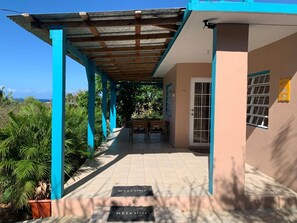 Outdoor dining - Casa Paradise Palms! Beautiful views from the rooftop. Walk to ferry/beach. (Vieques)