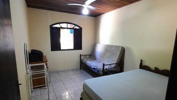 5 dormitoris, planxa i posts de planxar i wifi gratuïta