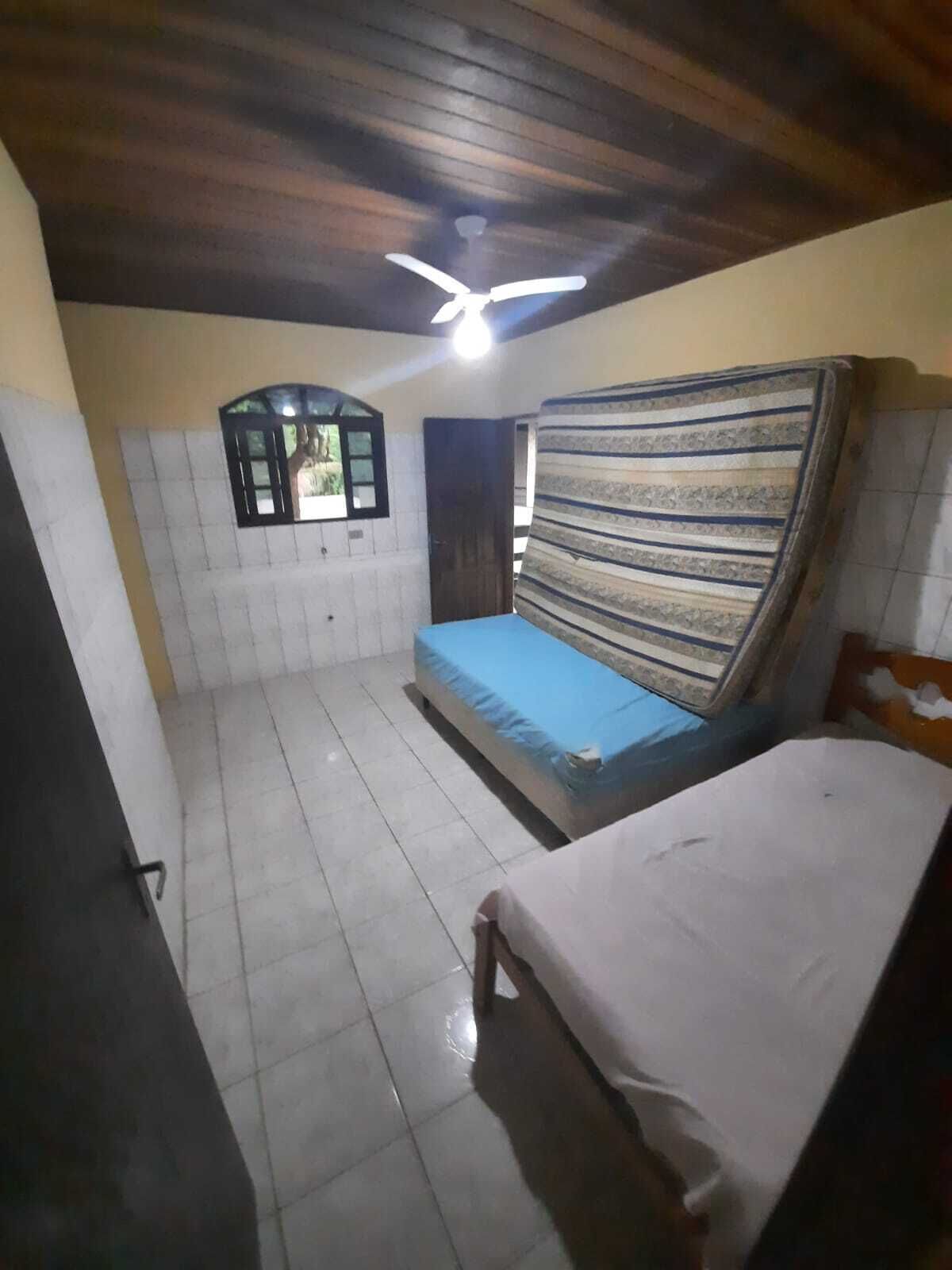 5 habitaciones, tabla de planchar con plancha y wifi gratis 