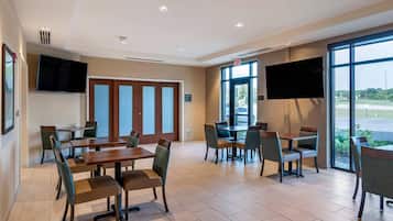 Free daily buffet breakfast