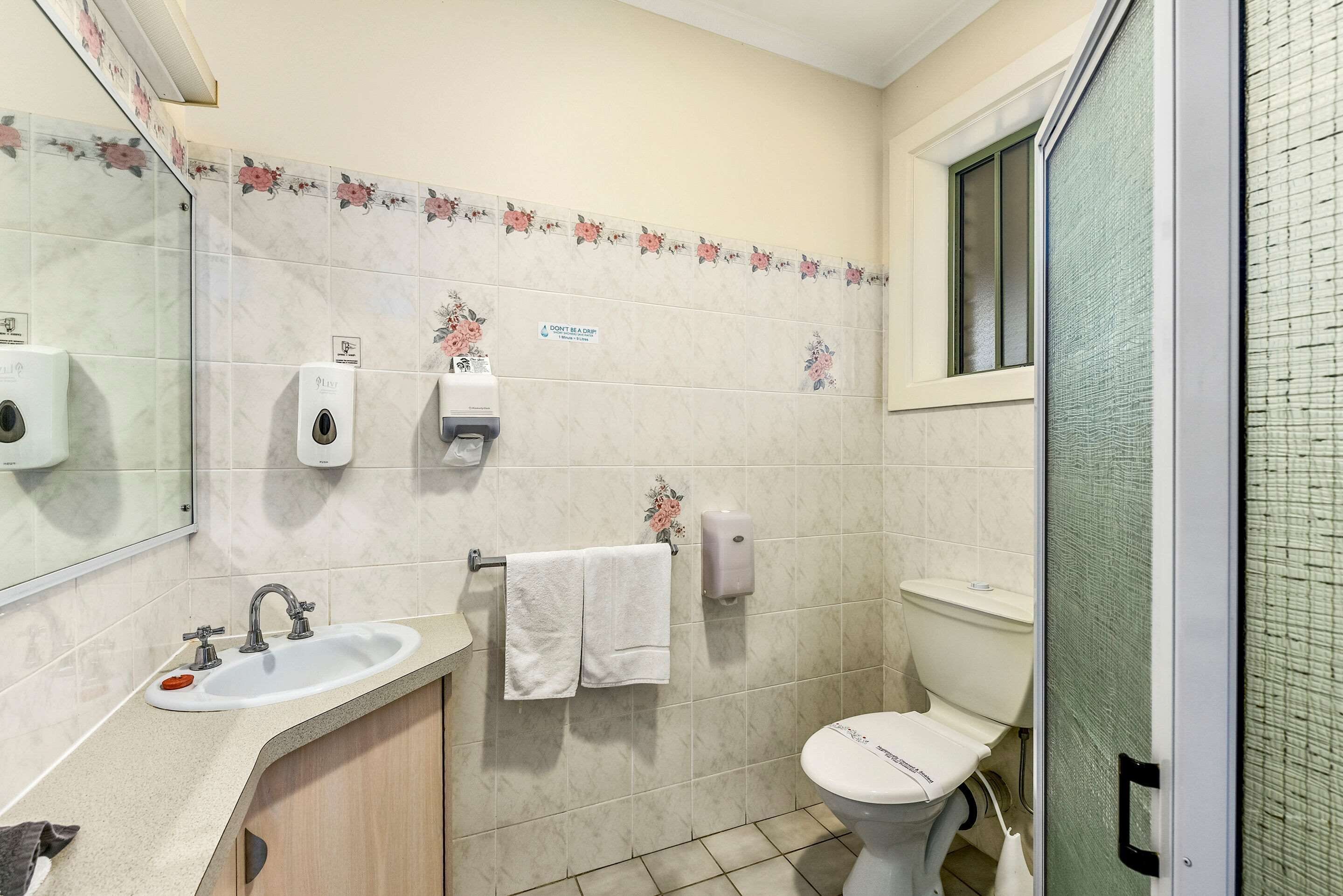 family room | minibar, desk, iron/ironing board, cots/infant beds