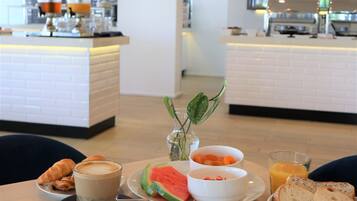 Tägliches Frühstücksbuffet (32 AUD pro Person)