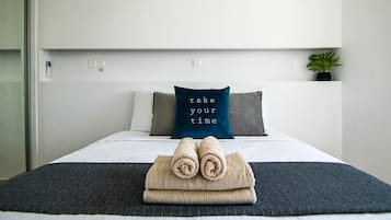 Luxury Apartment | 2 bedrooms, free WiFi, bed sheets