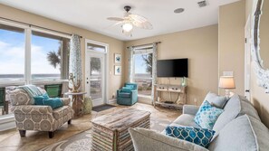 TV - Destiny Beach Villas - Gulf Views, Steps to beach, Free Beach Service (Destin)