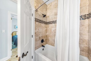 Bathtub, towels