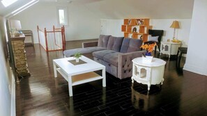 Interior - Niagara Penthouse Suite  (Niagara Falls)