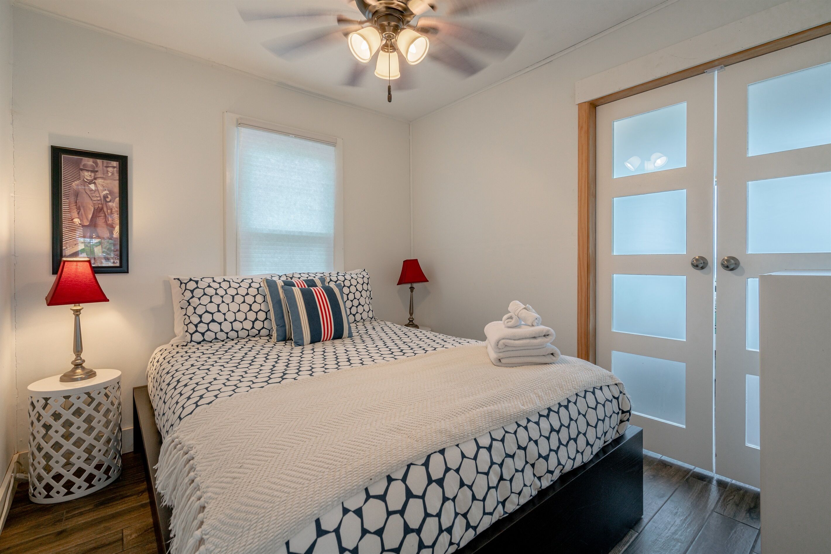 2 chambres, fer et planche à repasser, Wi-Fi gratuit, draps fournis