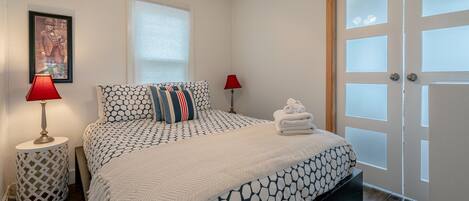 2 dormitorios, tabla de planchar con plancha, wifi gratis y ropa de cama