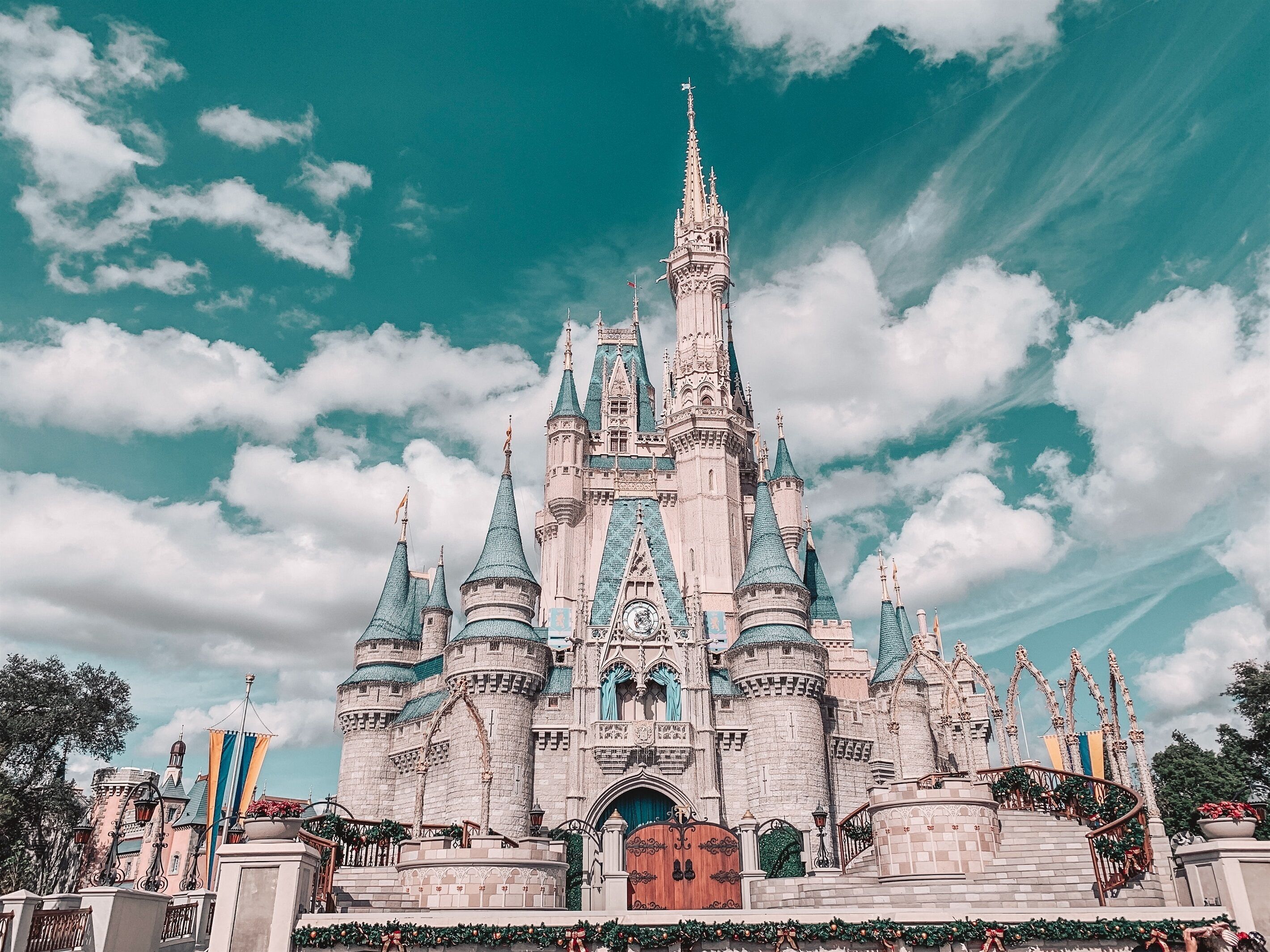 Family Bliss: 2BR Dlx inside Disney Gates, Lazy rivers, Parks