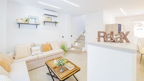 TV - Maria´s Head Villa Torre del Mar by Ruralidays (Málaga)