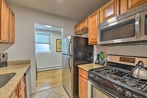 Fridge, microwave, stovetop, dishwasher - Central & Contemporary NJ Condo: Steps to Shore! (Asbury Park)