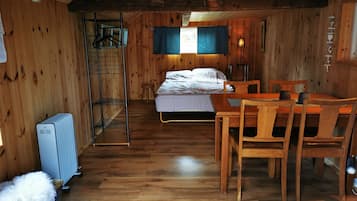 3 bedrooms, travel crib, wheelchair access