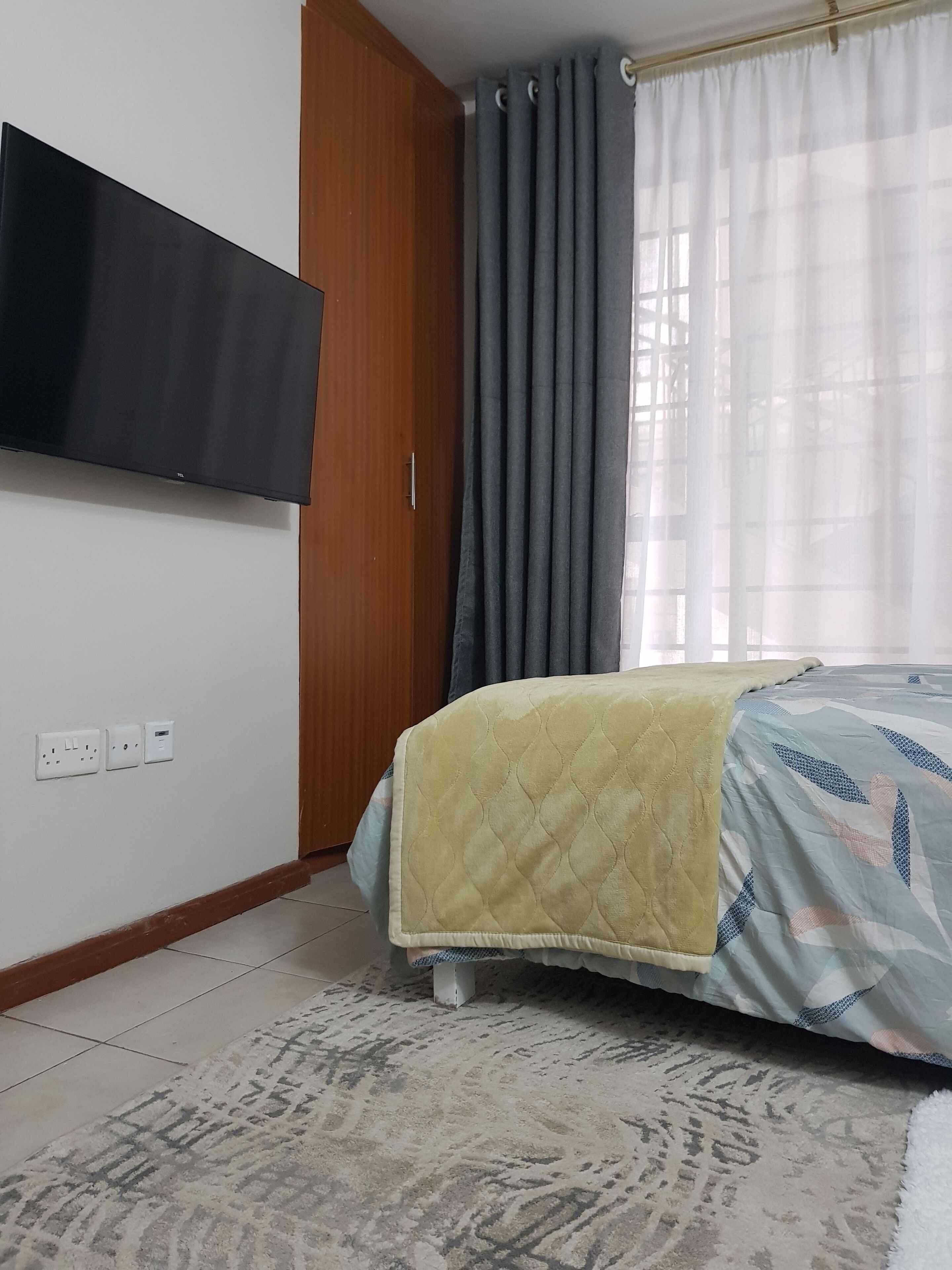 Escriptori, wifi gratuïta i roba de llit 