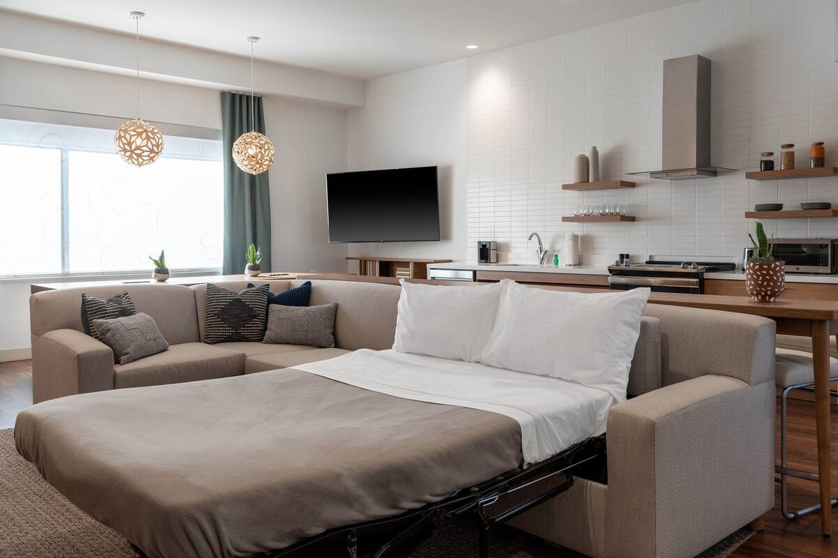 1 bedroom, premium bedding, down duvets, pillow-top beds