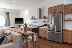 Microwave, coffee/tea maker - Element Dallas Richardson (Richardson)