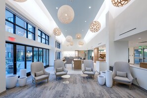 Lobby sitting area - Element Dallas Richardson (Richardson)