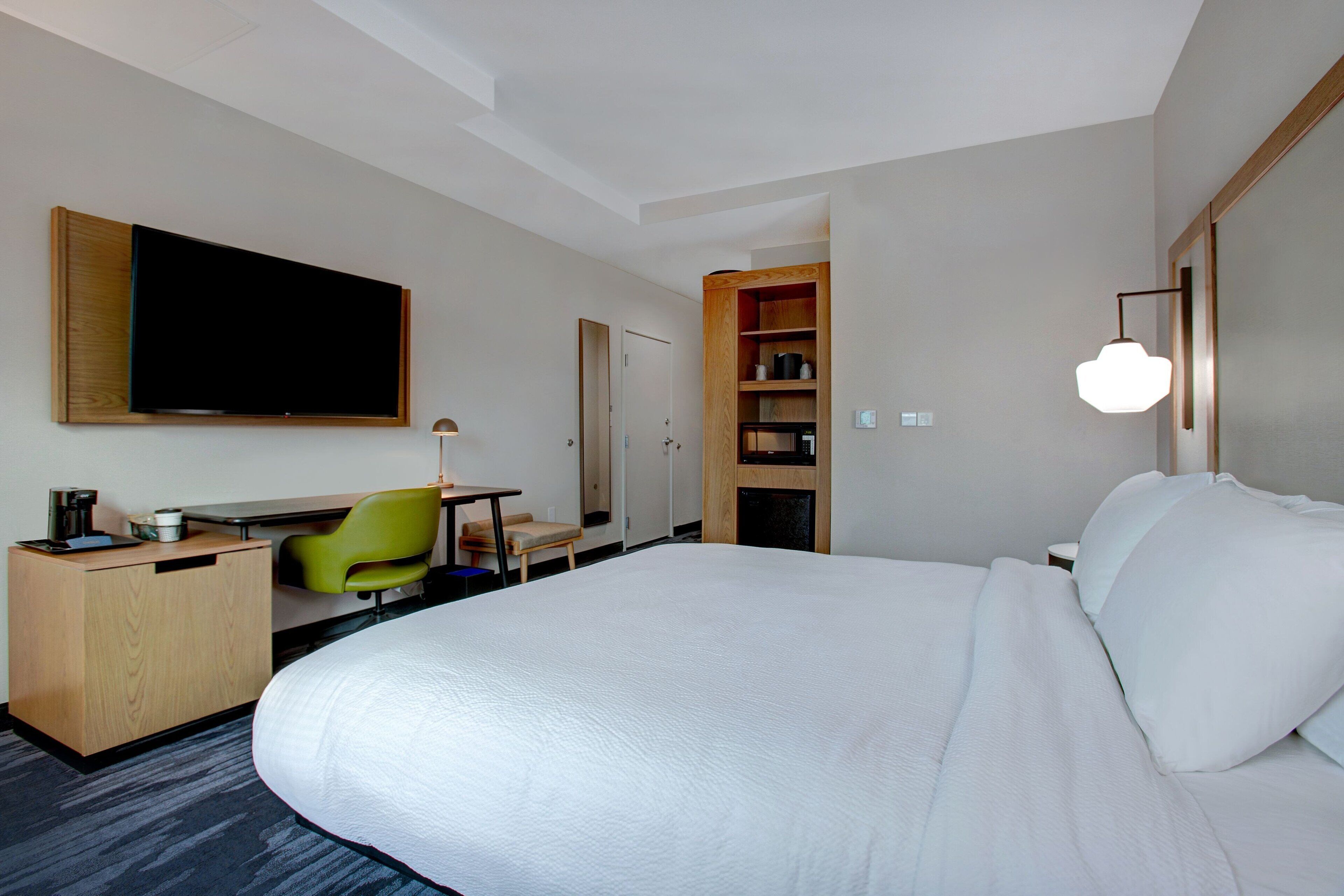 desk, laptop workspace, iron/ironing board, free wifi