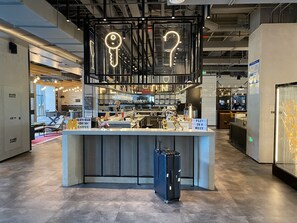 Reception - Moxy Shanghai Hongqiao NECC (Shanghai)