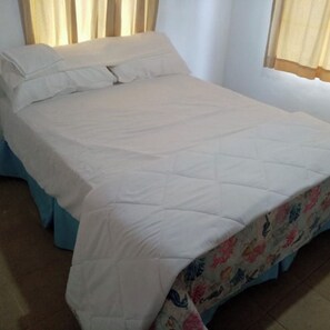 4 bedrooms, bed sheets