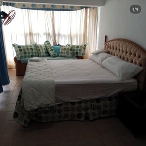 4 bedrooms, bed sheets