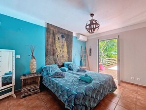 3 bedrooms, in-room safe, desk, iron/ironing board