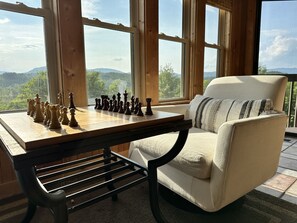 Smart TV, fireplace, foosball, table tennis - Hillside Haven - Amazing views with a hot tub! (Rutherfordton)