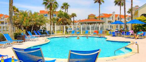 Een verwarmd zwembad