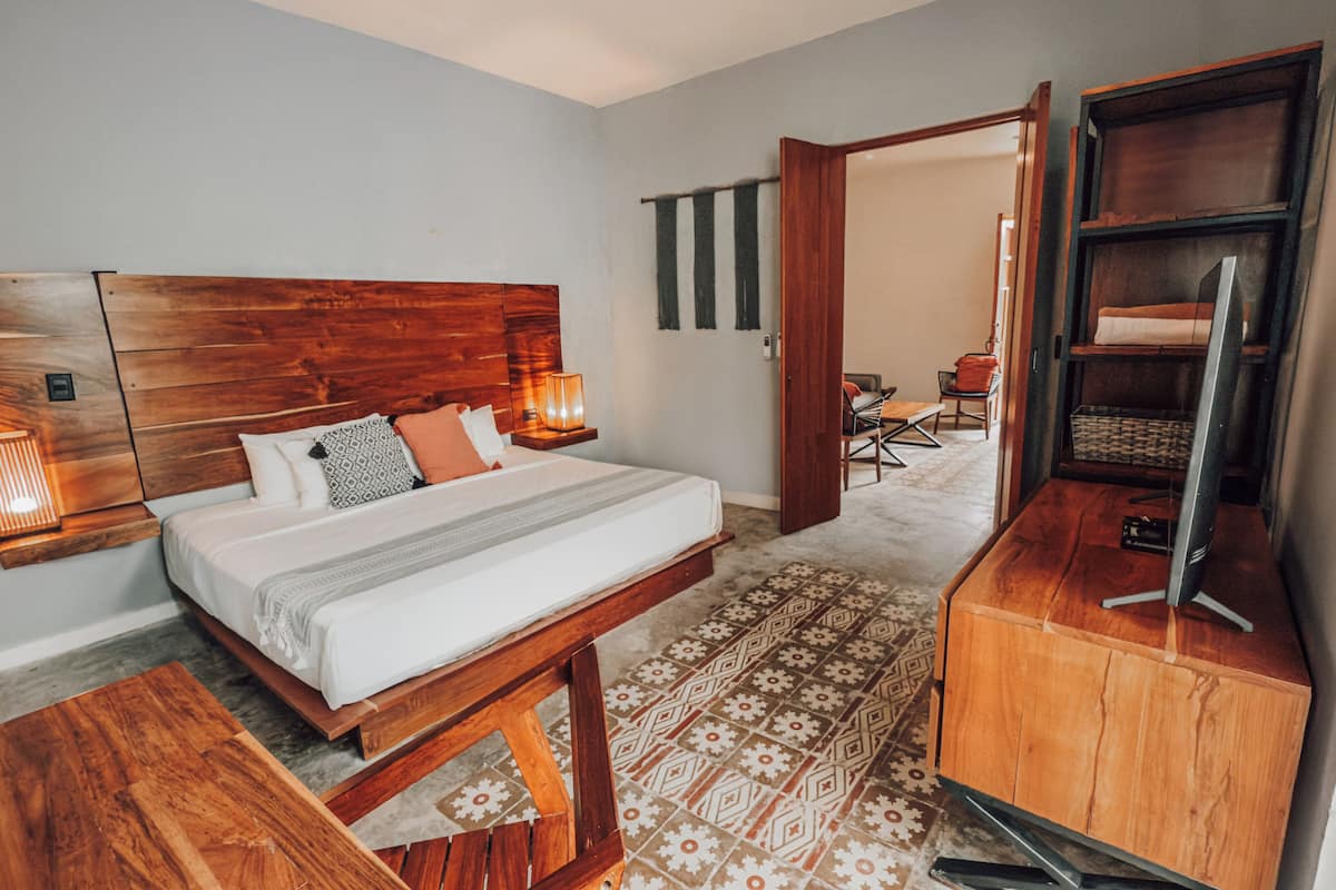 1 bedroom, premium bedding, in-room safe, blackout curtains