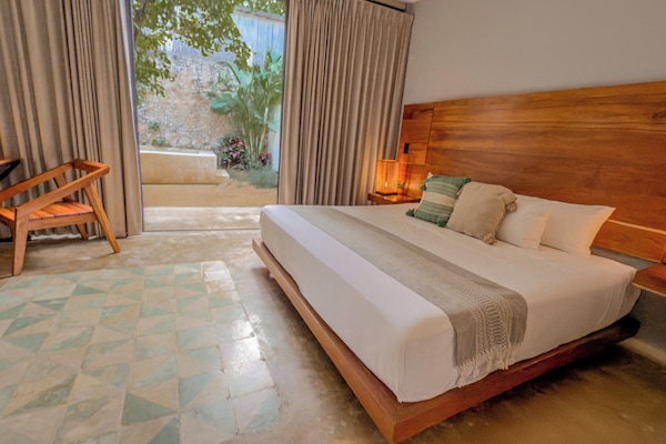 Standardzimmer, 1 King-Bett, eigener Pool | Hochwertige Bettwaren, Zimmersafe, Verdunkelungsvorhänge