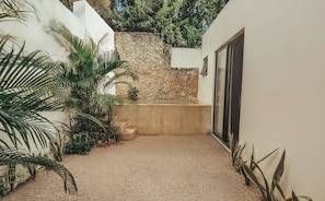 Suite Premium, 2 habitaciones, piscina privada | Ropa de cama de alta calidad, caja fuerte, cortinas opacas