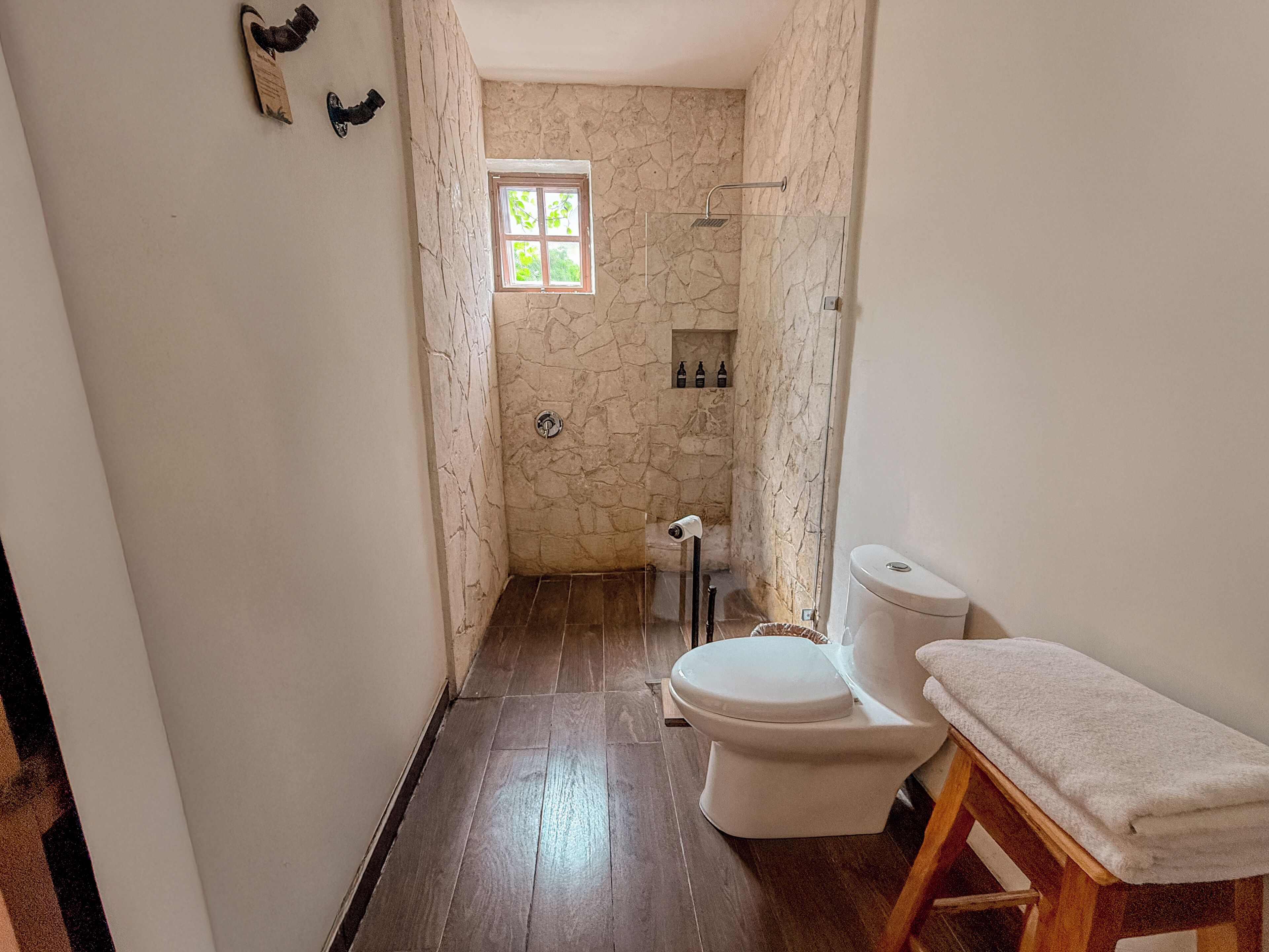 standard room, 1 king bed | 1 bedroom, premium bedding, in-room safe, blackout curtains