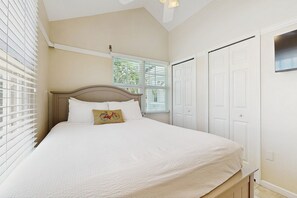 2 bedrooms, iron/ironing board, bed sheets